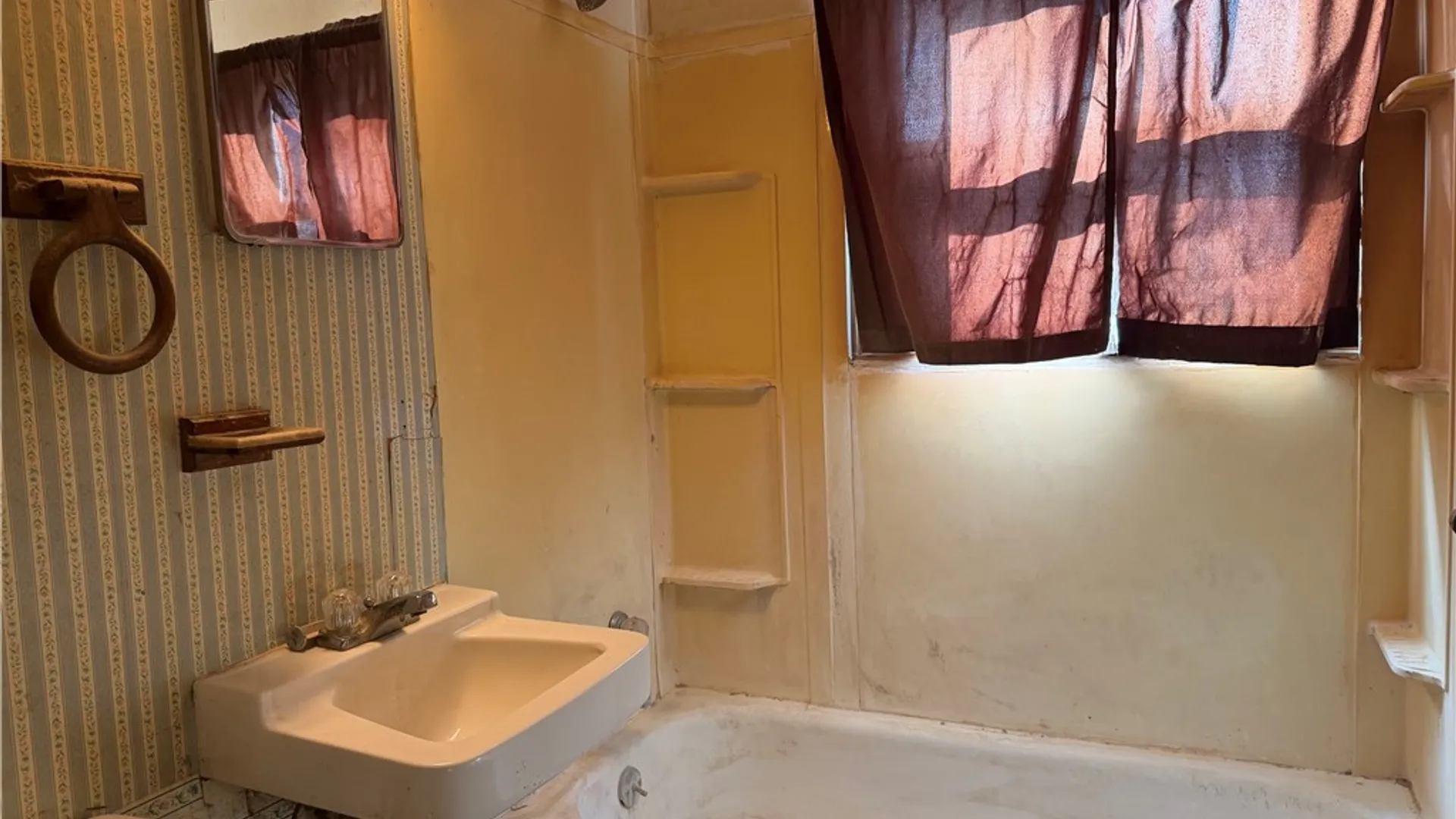 Property at 35 Bakeman Street, Fulton, NY 13069 10