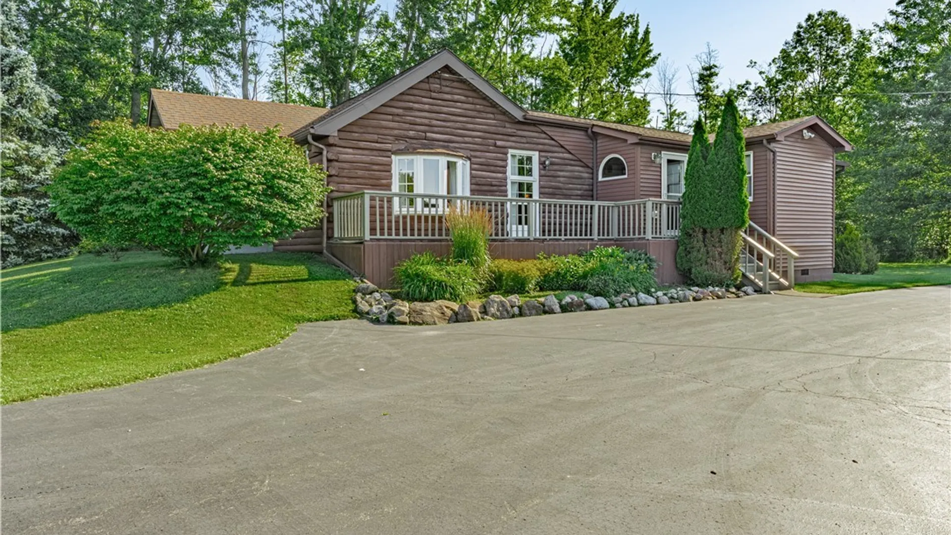 Property at 6201 Crosby Road, Lockport Town, NY 14094 4