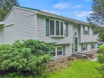35 Deerfield Lane, Caroline, NY 14850