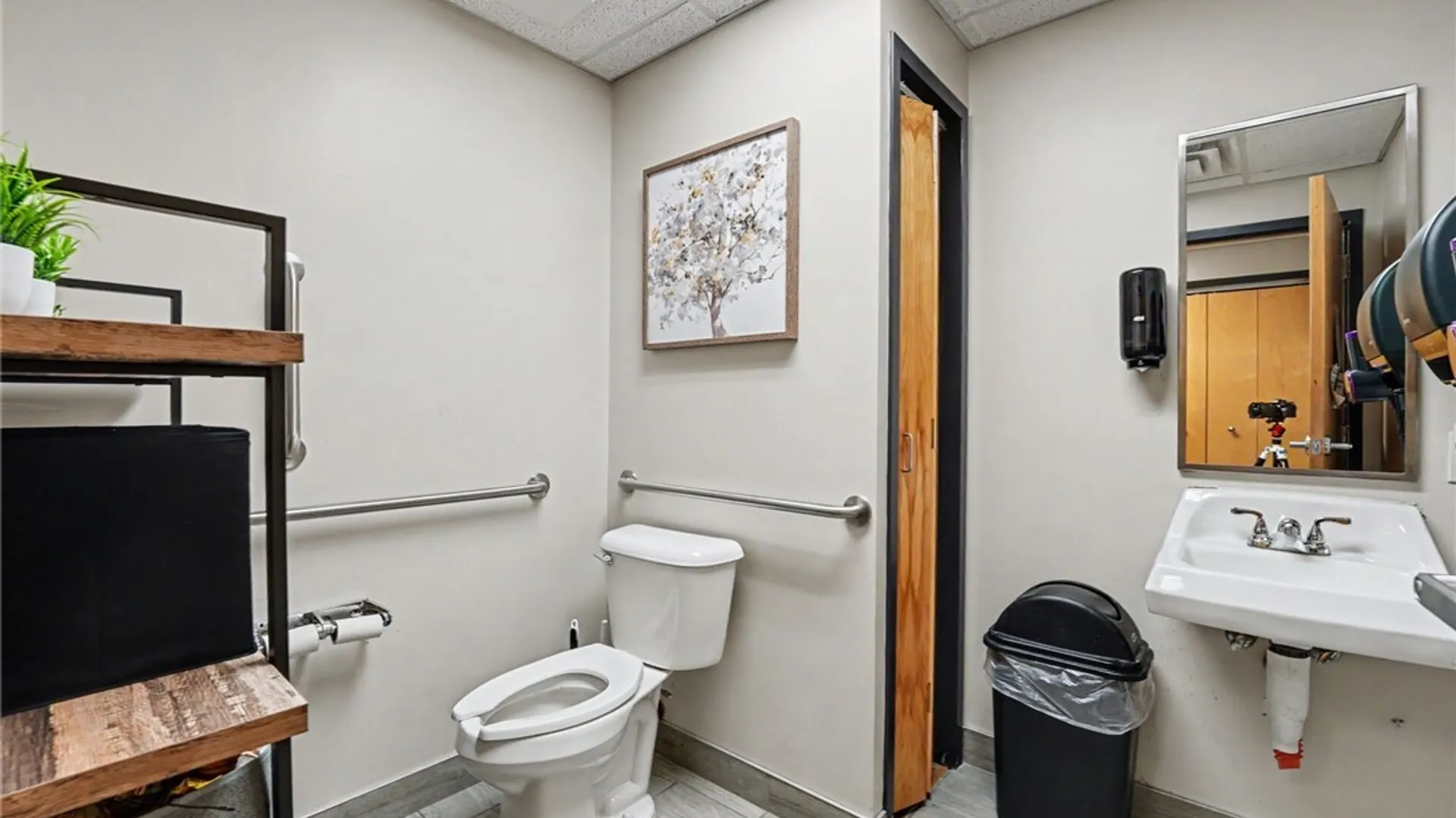 Property at 932 Elmwood Avenue, Buffalo, NY 14222 46