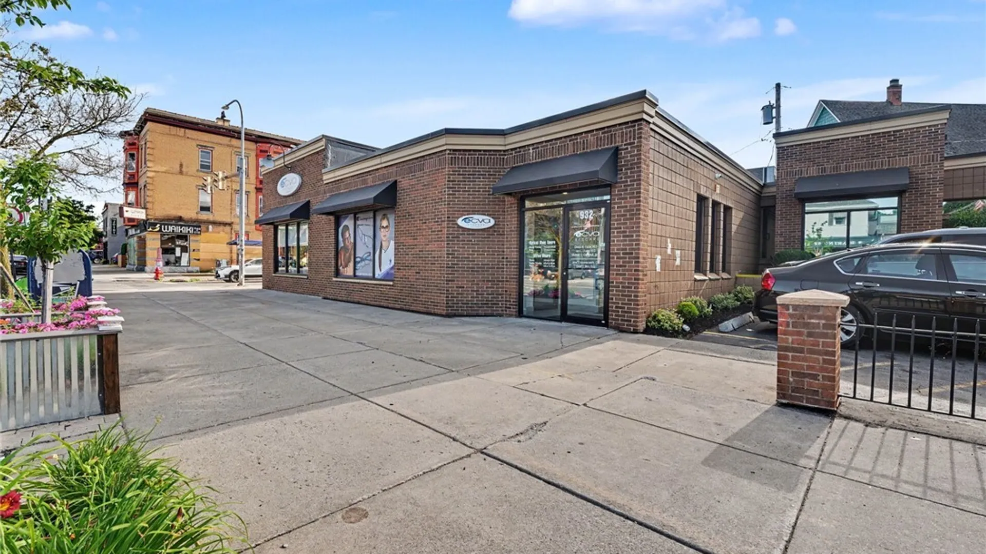 Property at 932 Elmwood Avenue, Buffalo, NY 14222 9