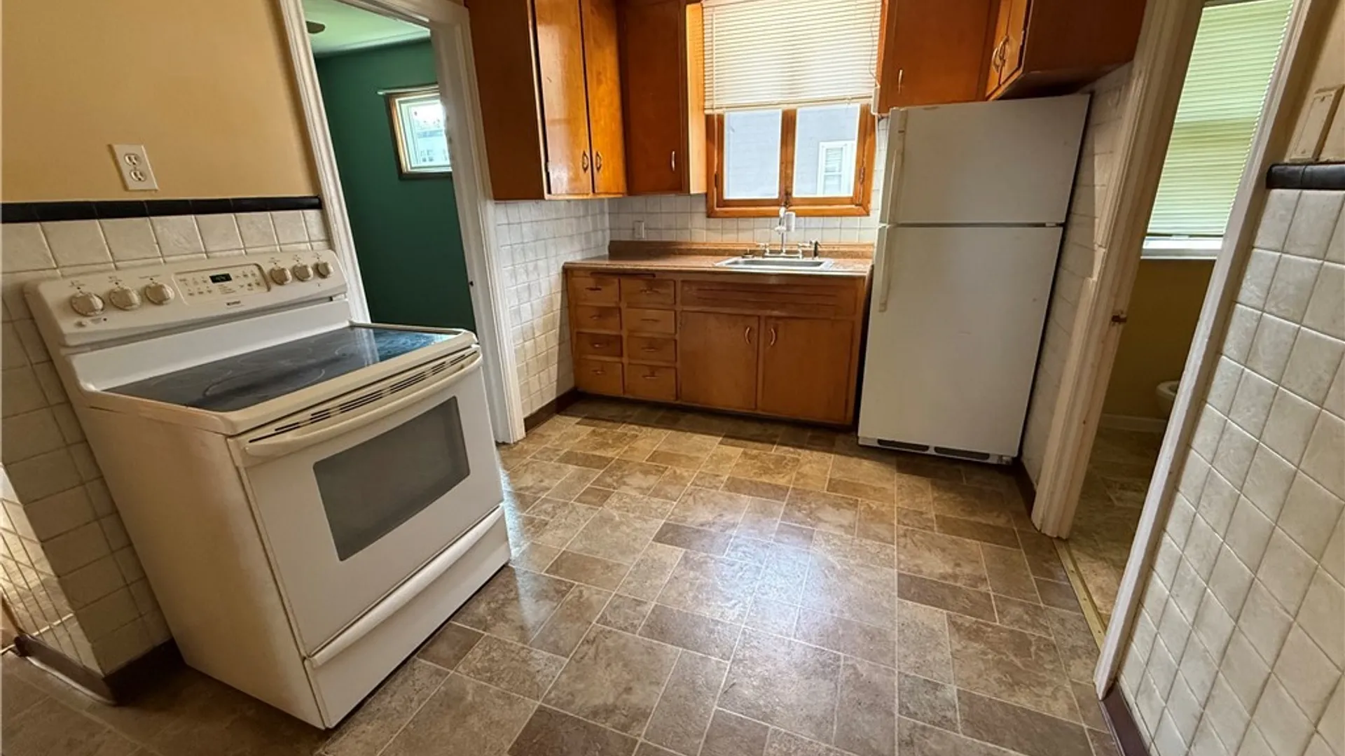Property at 889 Oliver Street, North Tonawanda, NY 14120 2