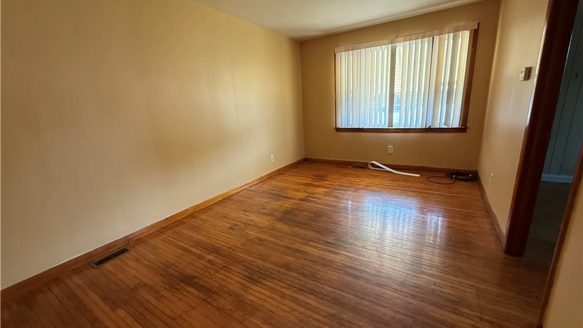 Property at 889 Oliver Street, North Tonawanda, NY 14120 5