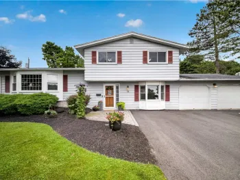 Property at 118 Ivy Lane, Camillus, NY 13219