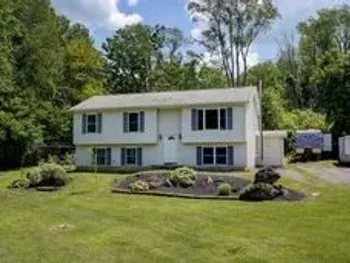 Property at 4919 Upper Holley Rd, Clarendon, NY 14470