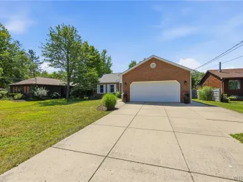 6370 Versailles Road, Hamburg, NY 14085