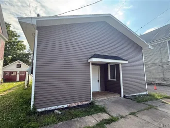 Property at 28 Auburn Avenue, Utica, NY 13501