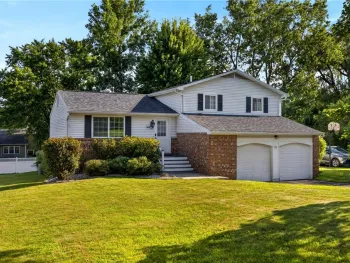 Property at 89 Staglen Dr, Henrietta, NY 14467