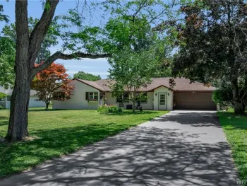 Property at 17 Highland Drive, Aurora, NY 14052