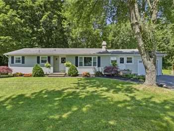 Property at 5 Ronald Circle, Ogden, NY 14559