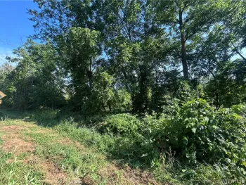 Property at 171 N Ellicott Creek Road, Amherst, NY 14228