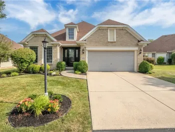 8059 Laurel Park Ln, Clarence, NY 14051