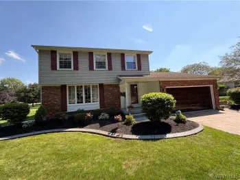 Property at 7 Birch Run, Orchard Park, NY 14127