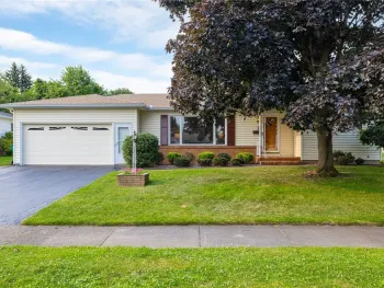 Property at 15 Georgian Dr, Irondequoit, NY 14609