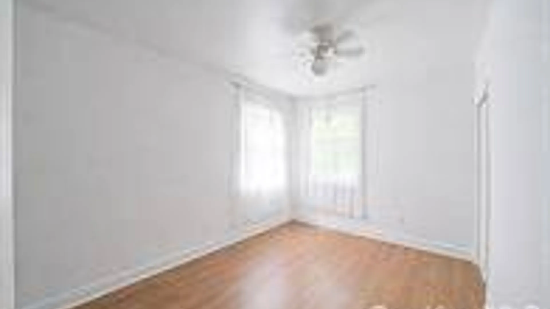 Property at 508 Davis St, North Babylon, NY 11703 15