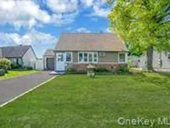 Property at 508 Davis St, North Babylon, NY 11703