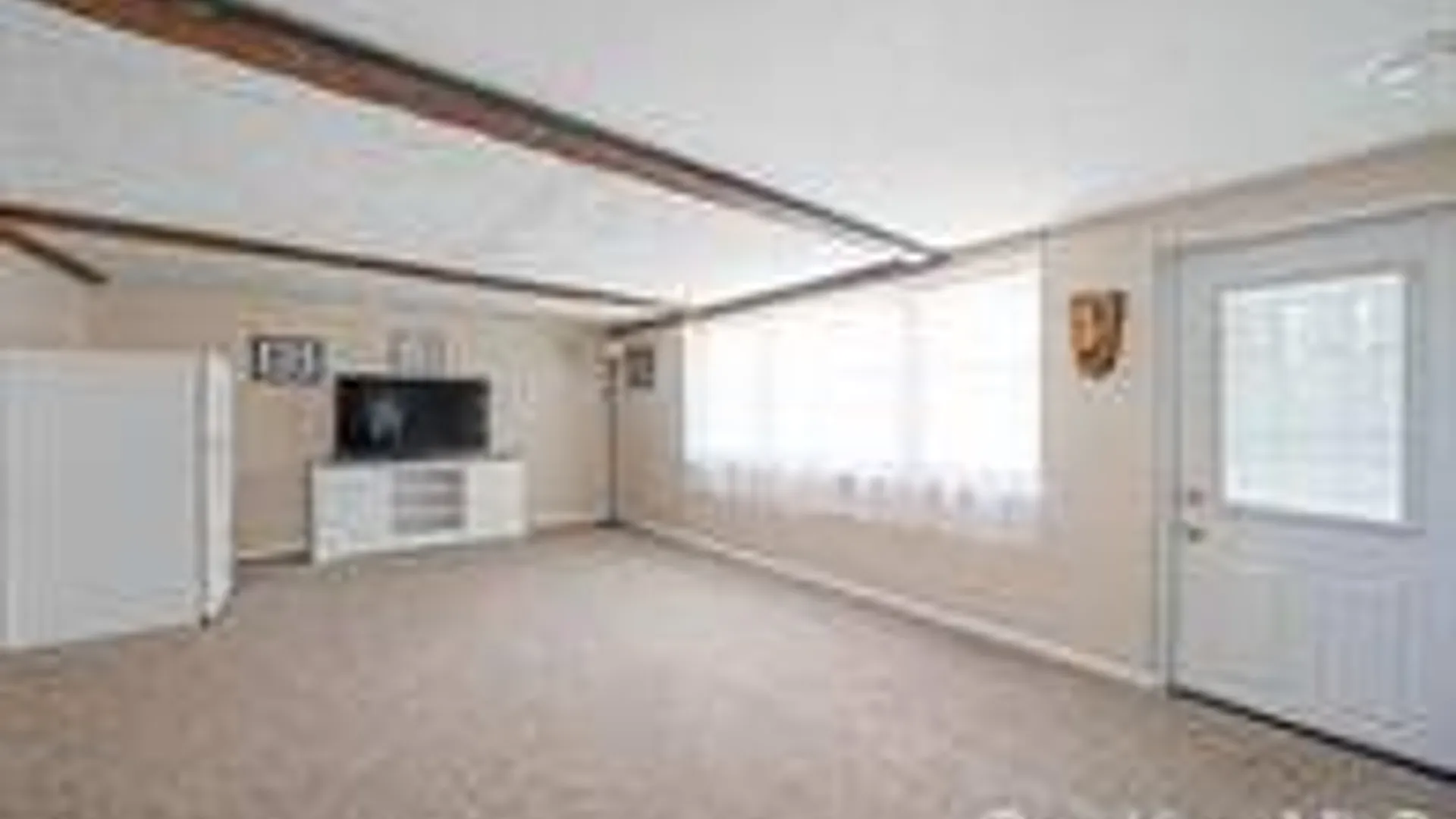 Property at 508 Davis St, North Babylon, NY 11703 20