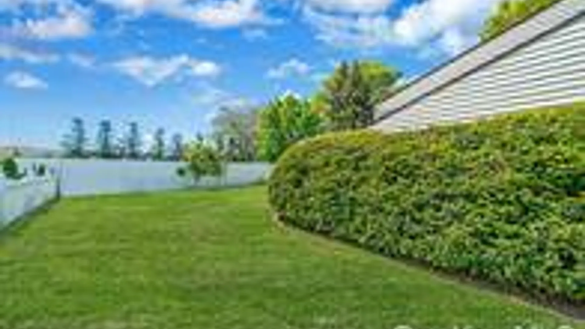 Property at 508 Davis St, North Babylon, NY 11703 4