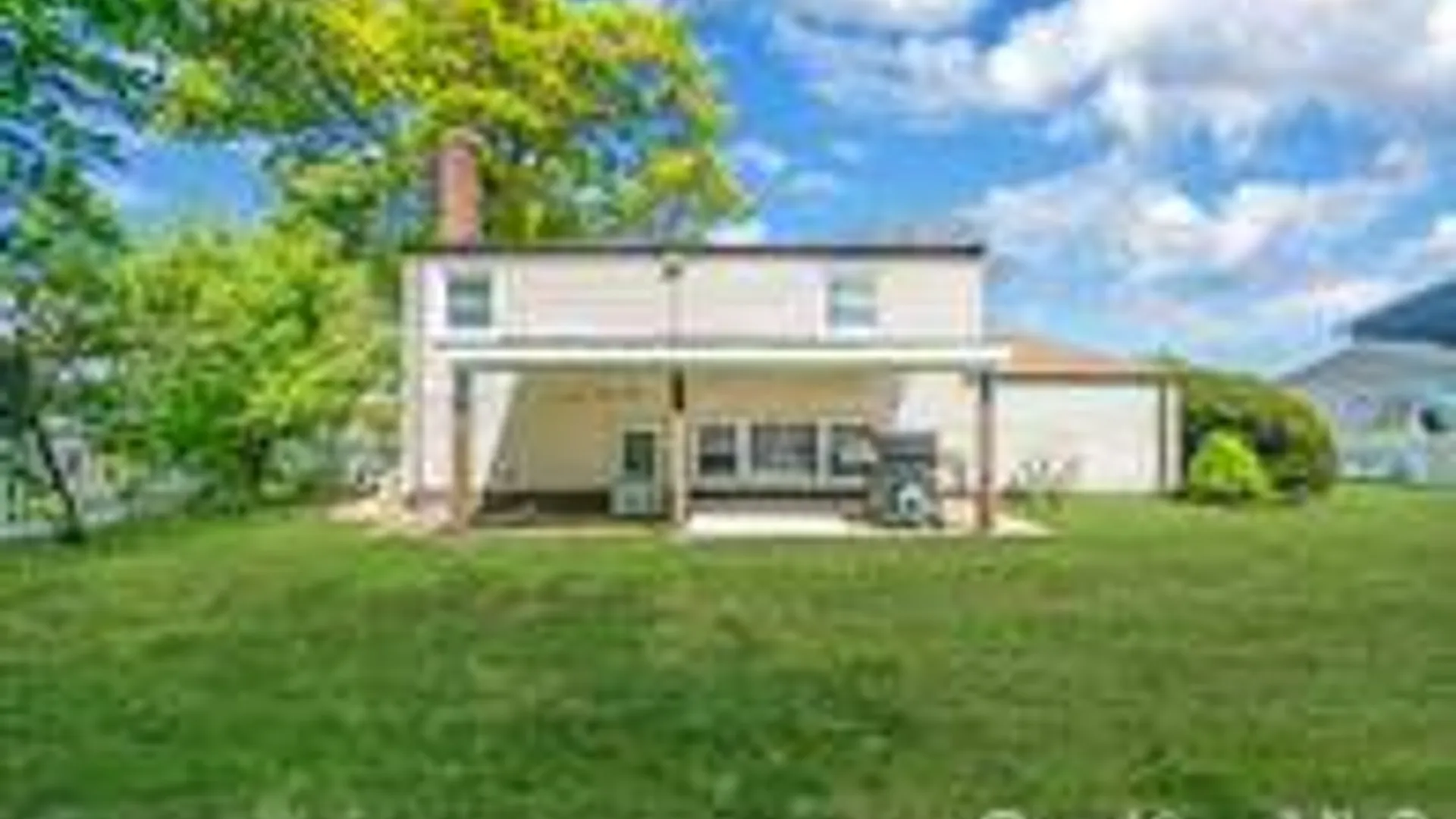 Property at 508 Davis St, North Babylon, NY 11703 6