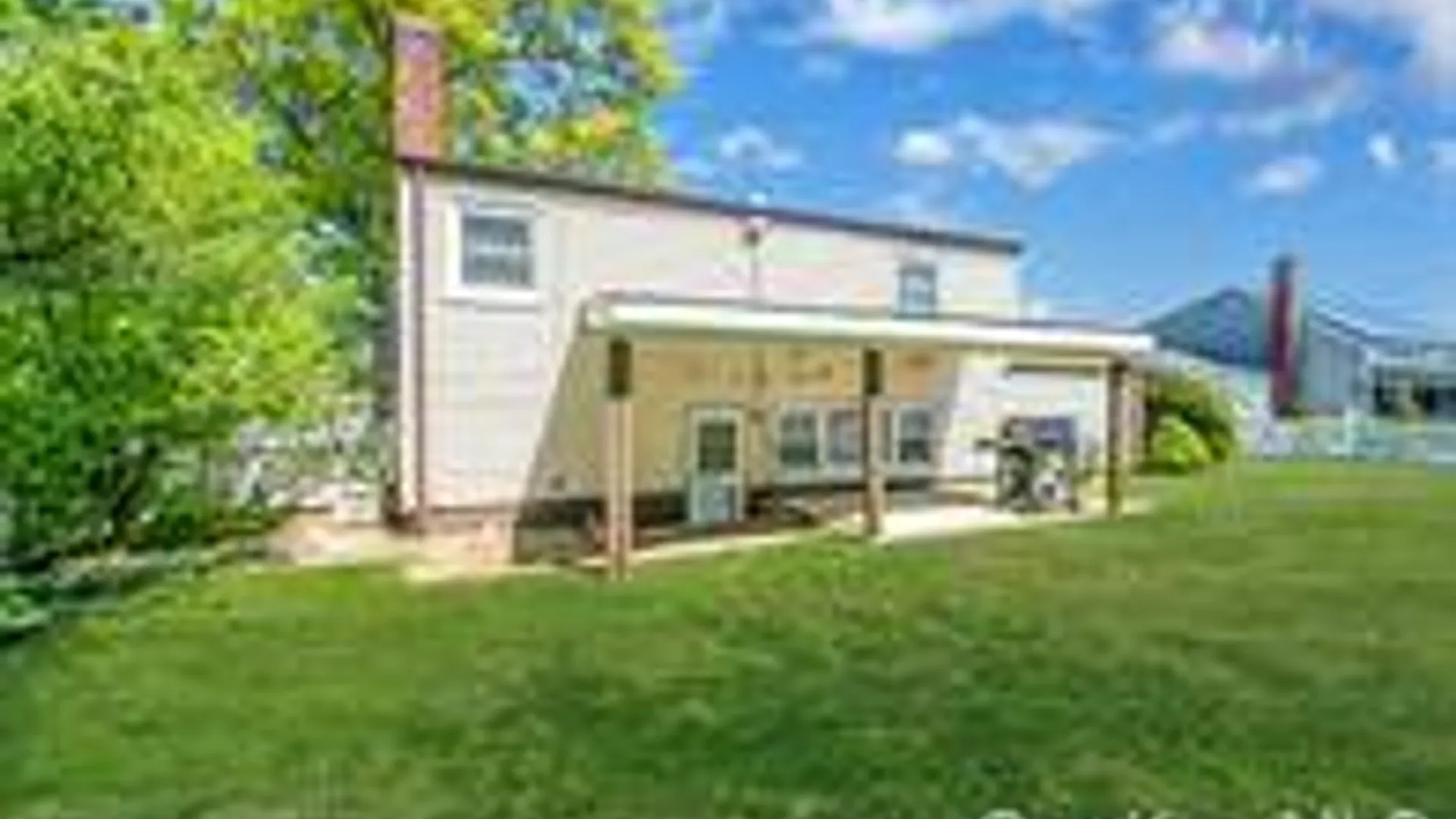 Property at 508 Davis St, North Babylon, NY 11703 7