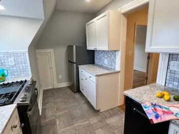 Property at 10 Washington Ave, Schenectady, NY 12305