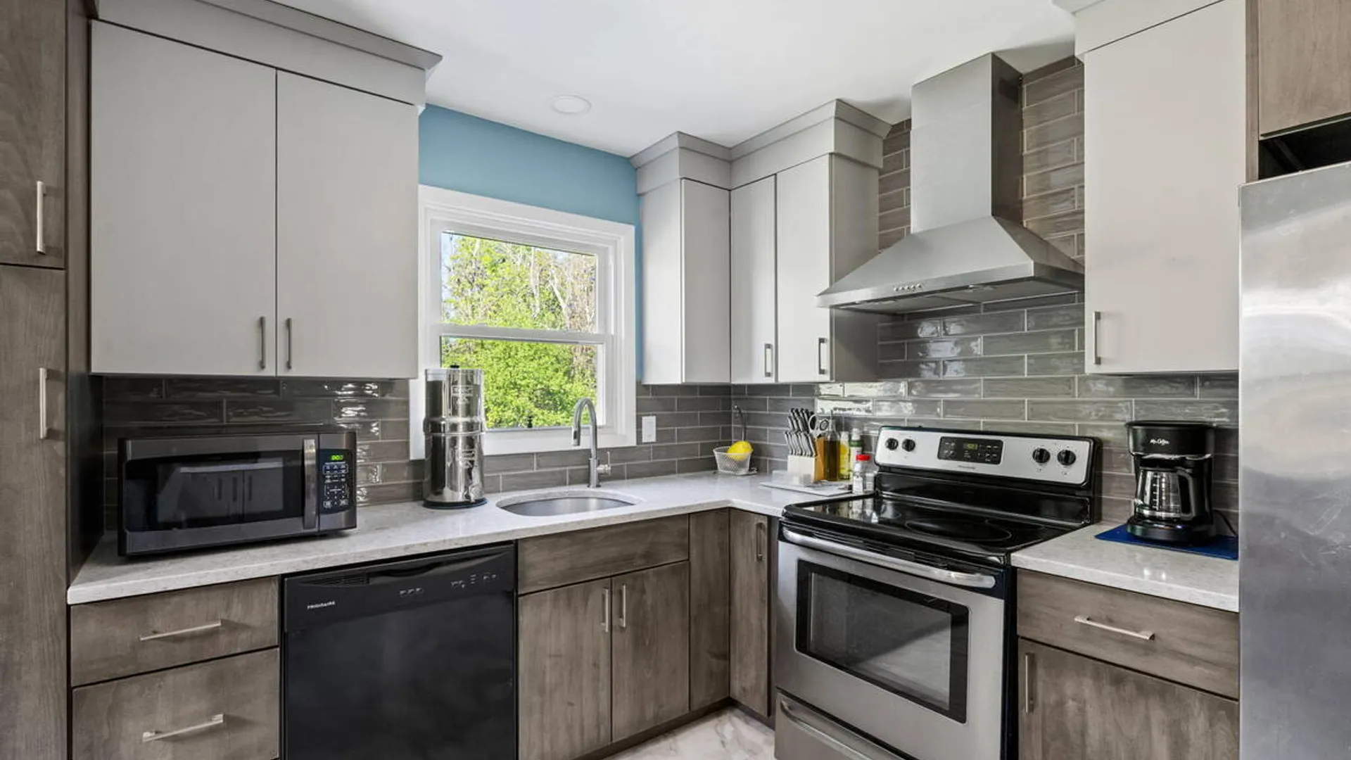 Property at 2400 Troy Schenectady Road, Niskayuna, NY 12309 16