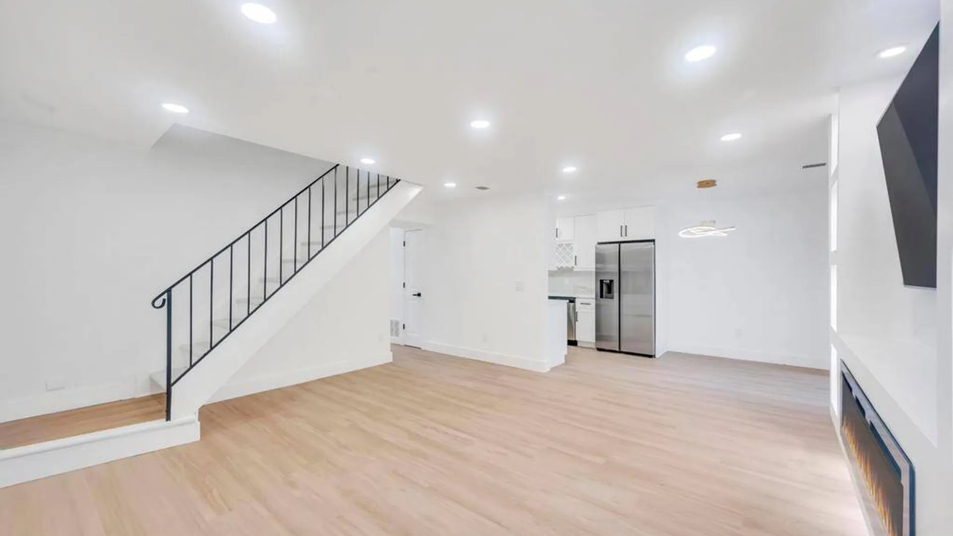 Property at 6 Amesworth Court, Middle Island, NY 11953 15