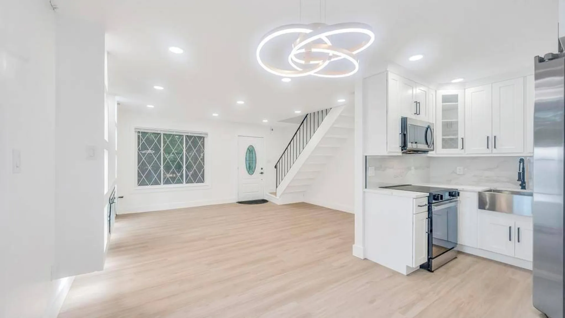 Property at 6 Amesworth Court, Middle Island, NY 11953 17