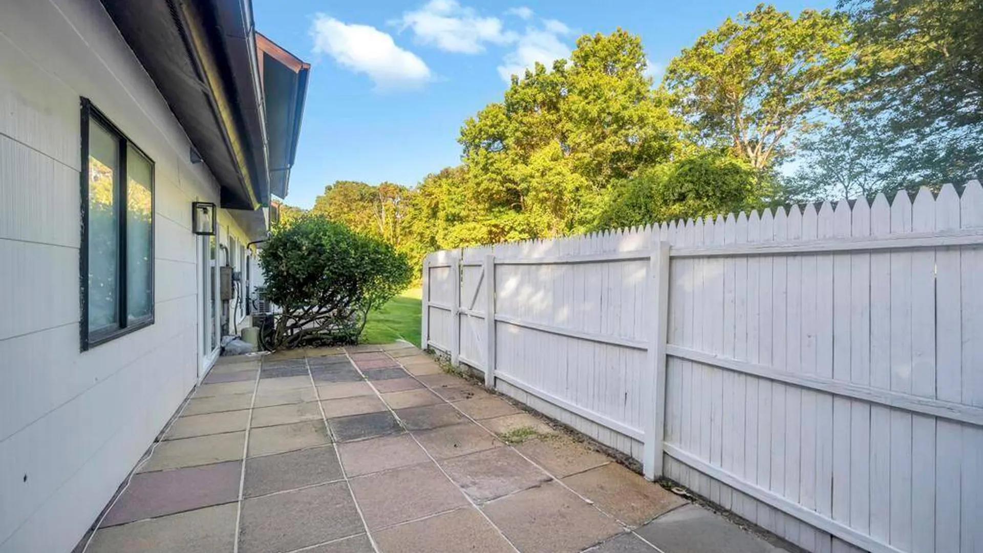 Property at 6 Amesworth Court, Middle Island, NY 11953 9
