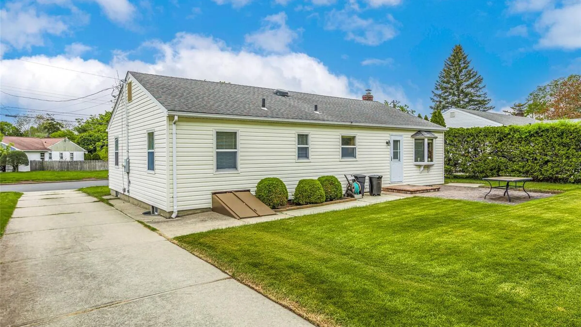 Property at 14 George Court, Bellport Village, NY 11713 18