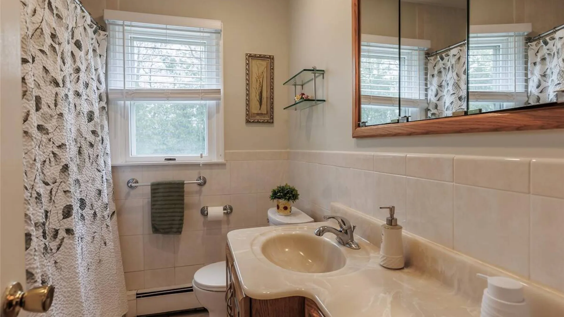 Property at 14 George Court, Bellport Village, NY 11713 9