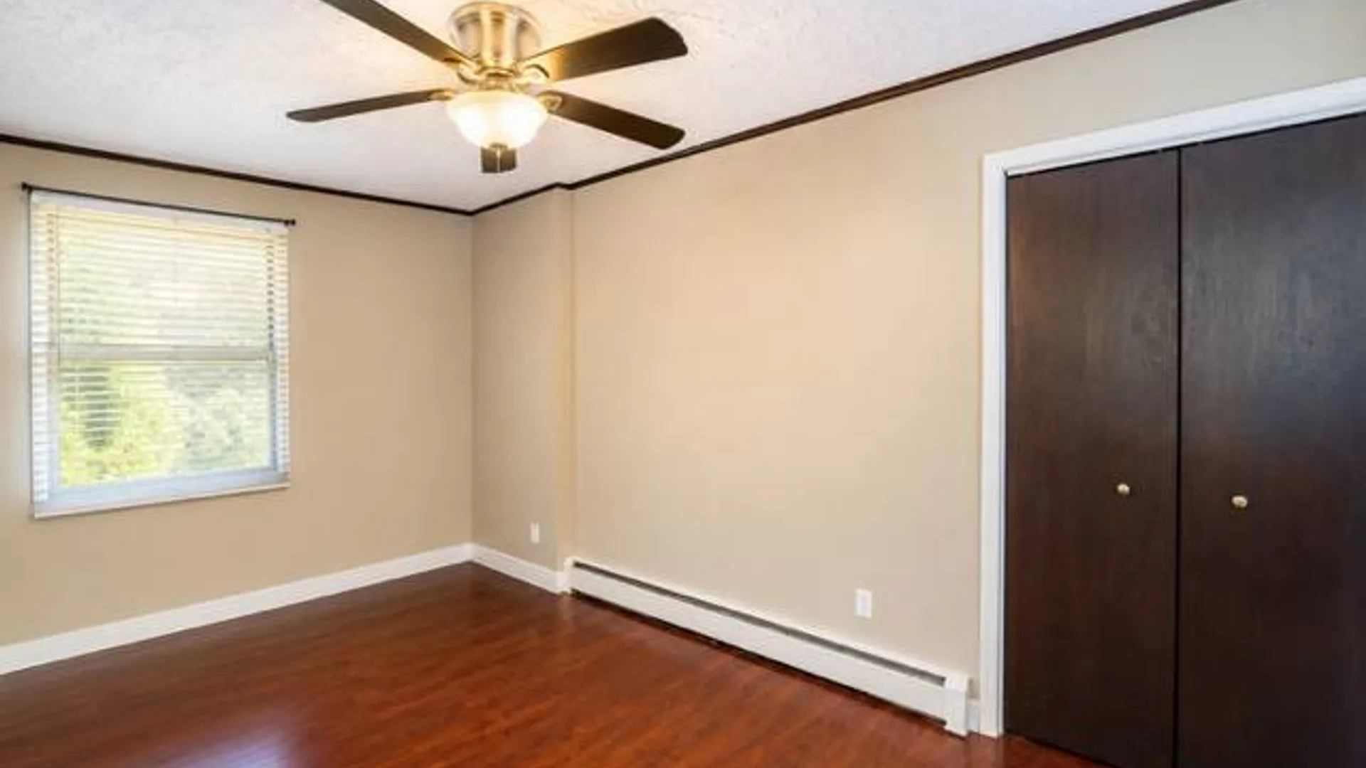 Property at 74 James St, Amsterdam, NY 12010 15