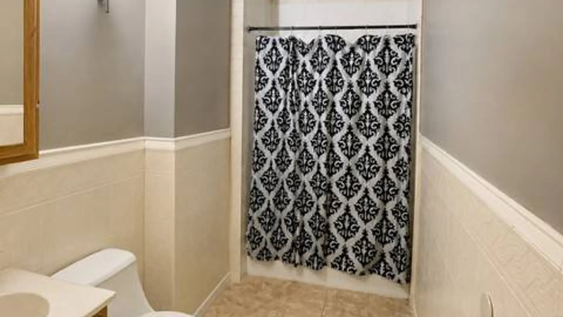 Property at 74 James St, Amsterdam, NY 12010 6