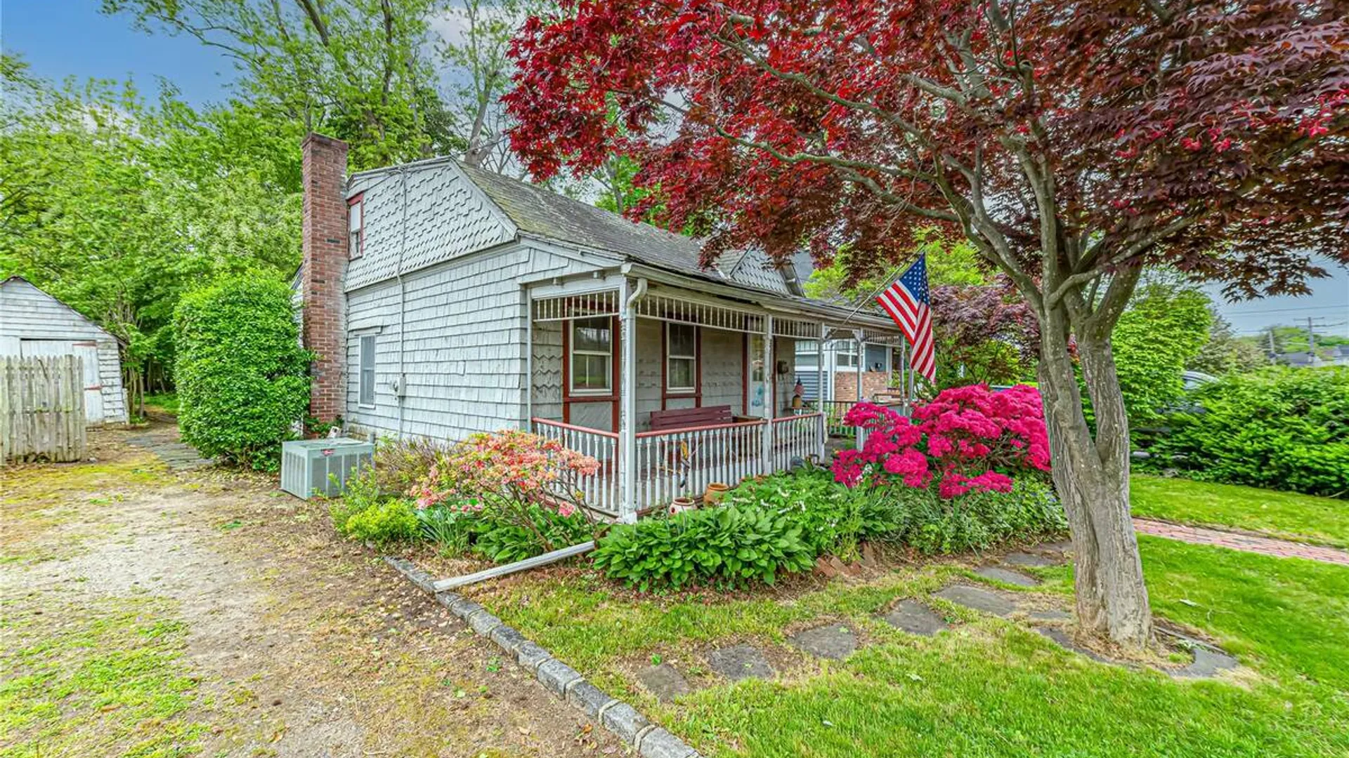 Property at 34 Boulevard Avenue, Greenlawn, NY 11740 13