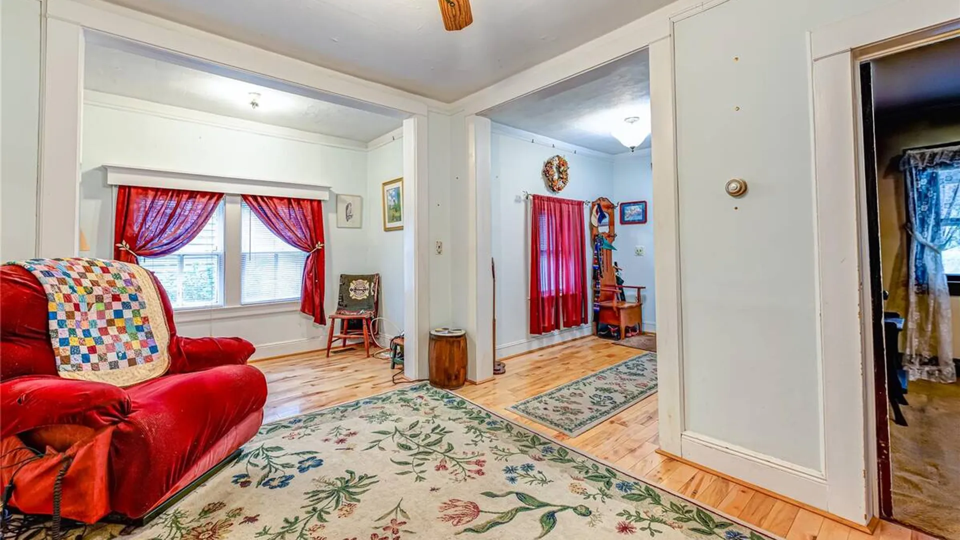 Property at 34 Boulevard Avenue, Greenlawn, NY 11740 5