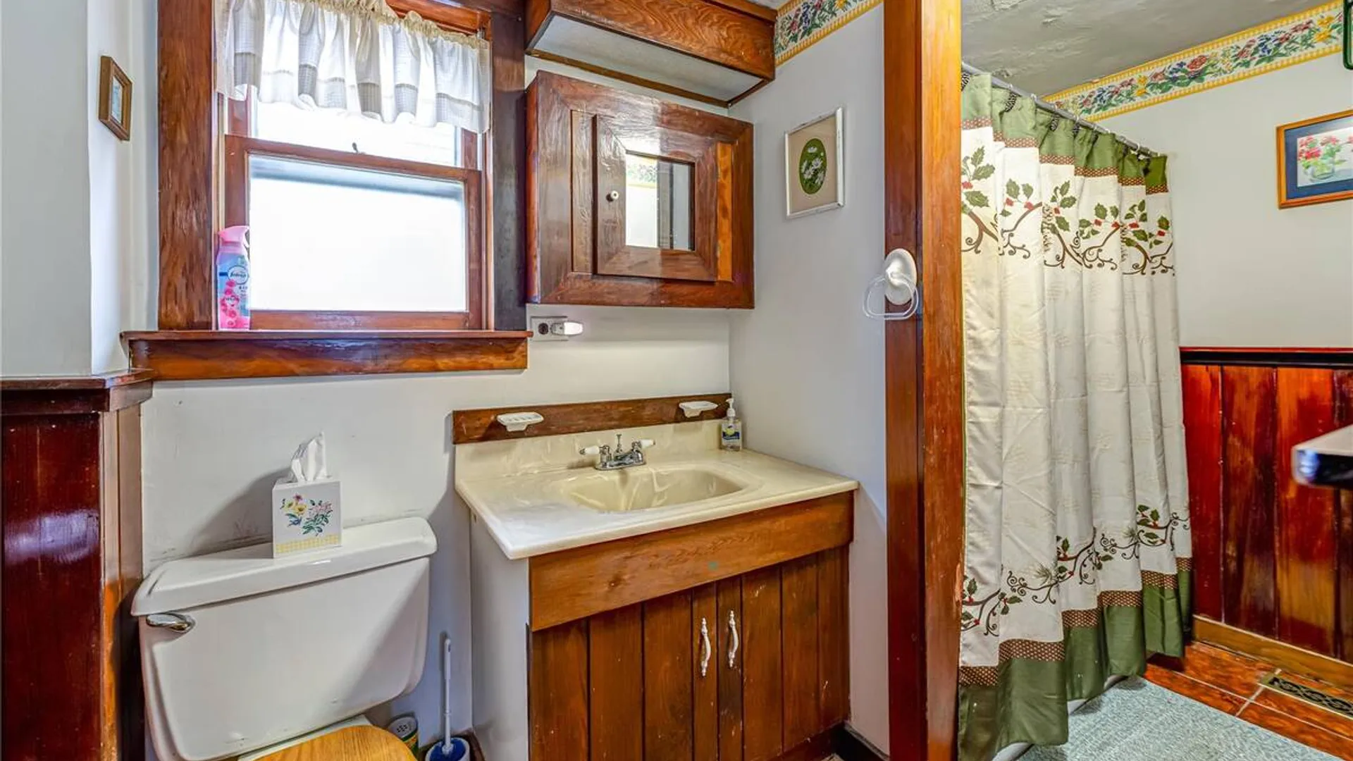 Property at 34 Boulevard Avenue, Greenlawn, NY 11740 10