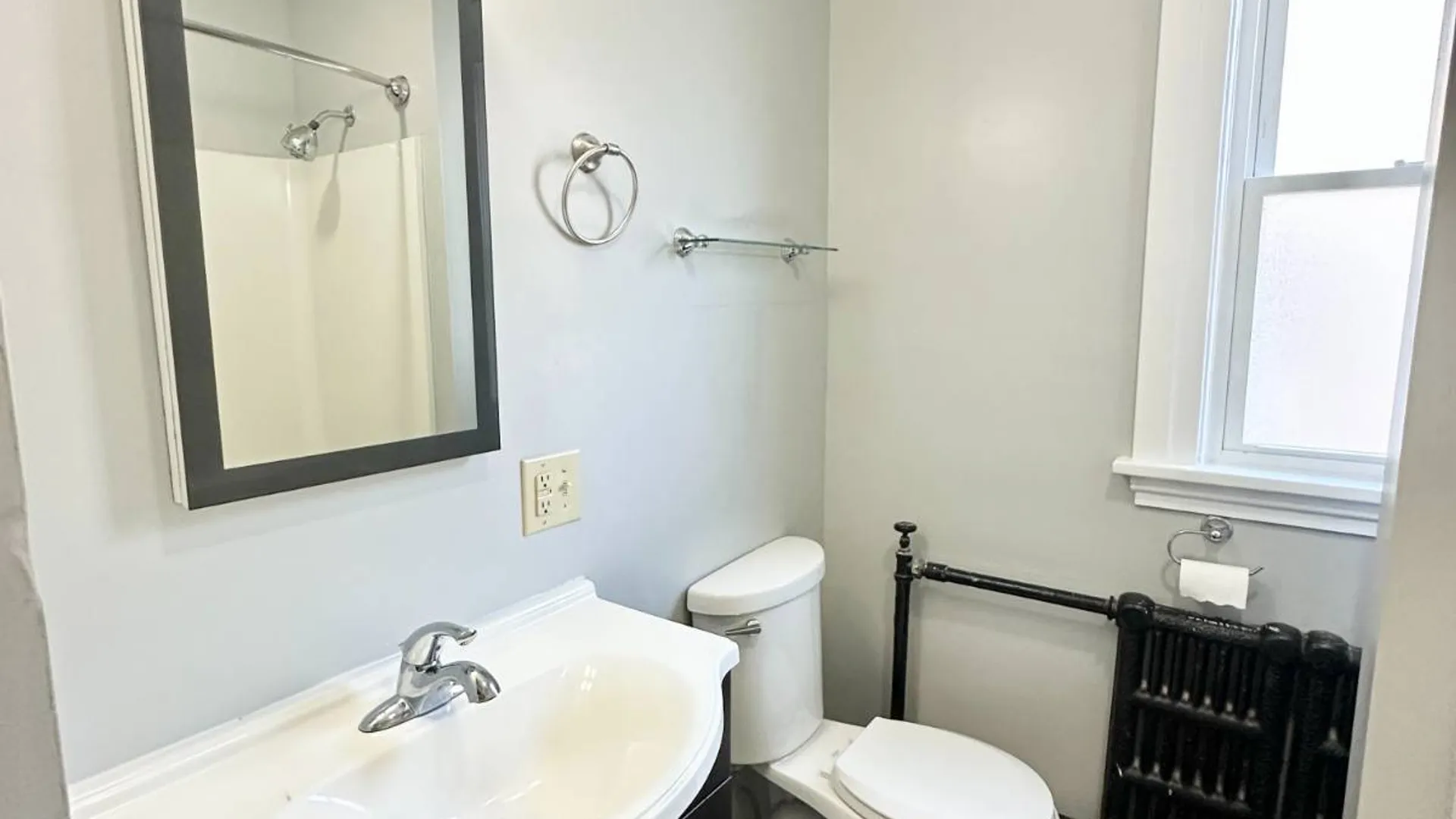 Property at 423 Hamilton St, Albany, NY 12203 9