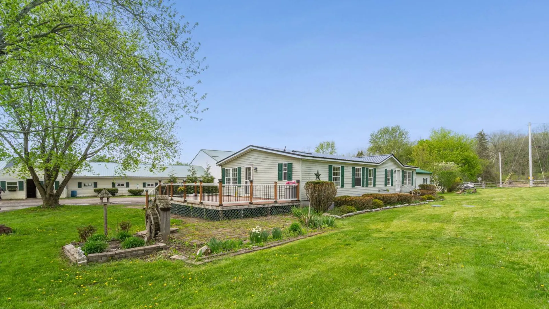 Property at 802 QUEEN ANN ROAD, Amsterdam, NY 12010 30