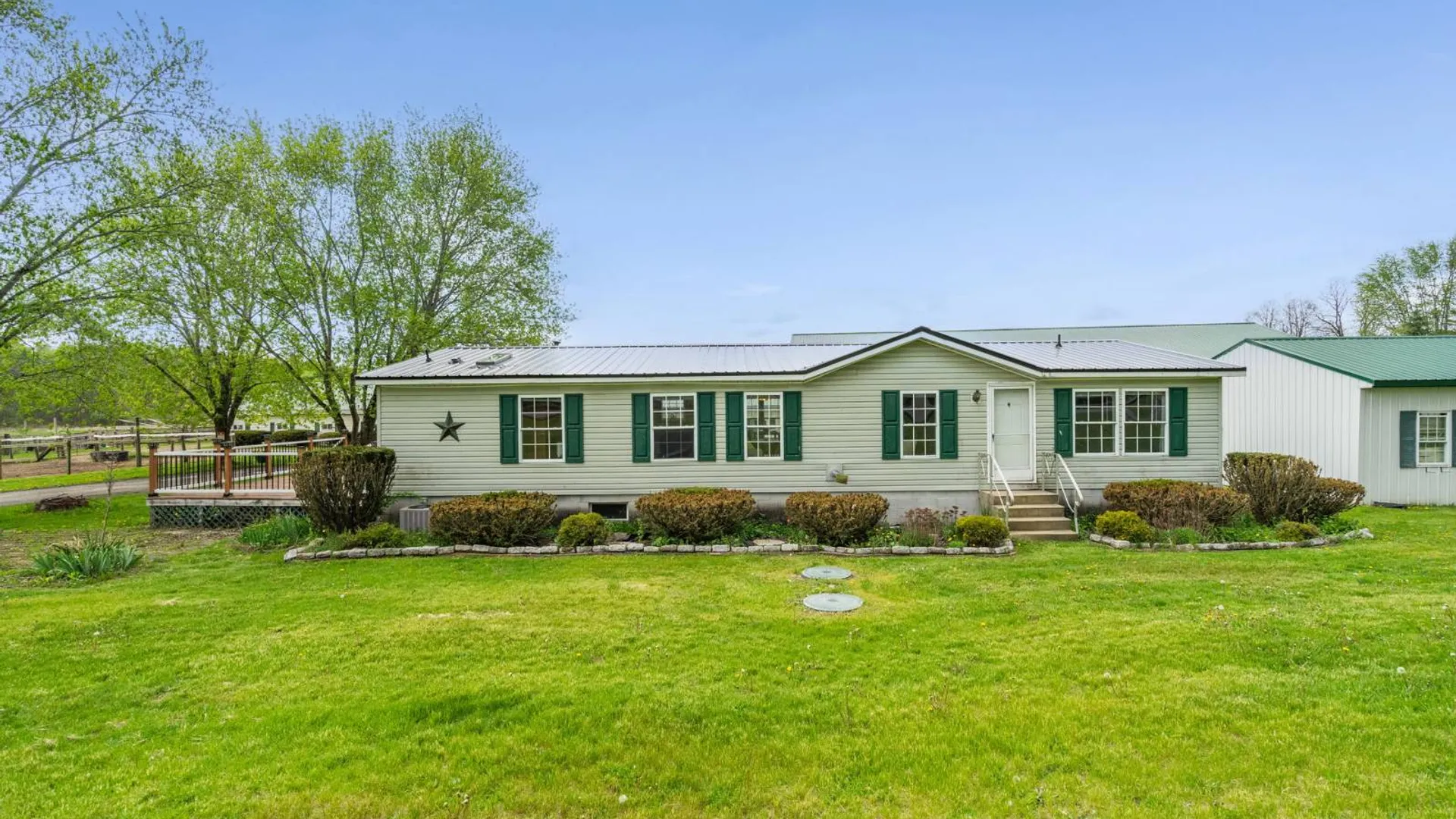 Property at 802 QUEEN ANN ROAD, Amsterdam, NY 12010 31