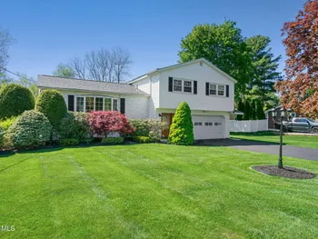 Property at 4 Country Fair Lane, Glenville, NY 12302