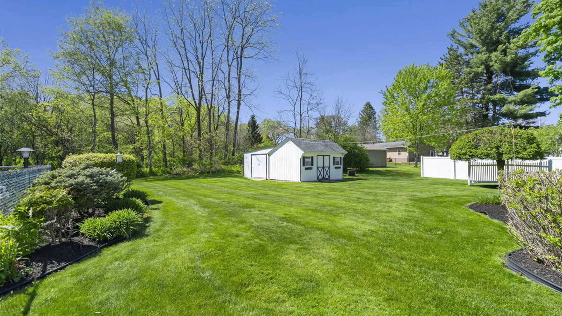 Property at 4 Country Fair Lane, Glenville, NY 12302 34