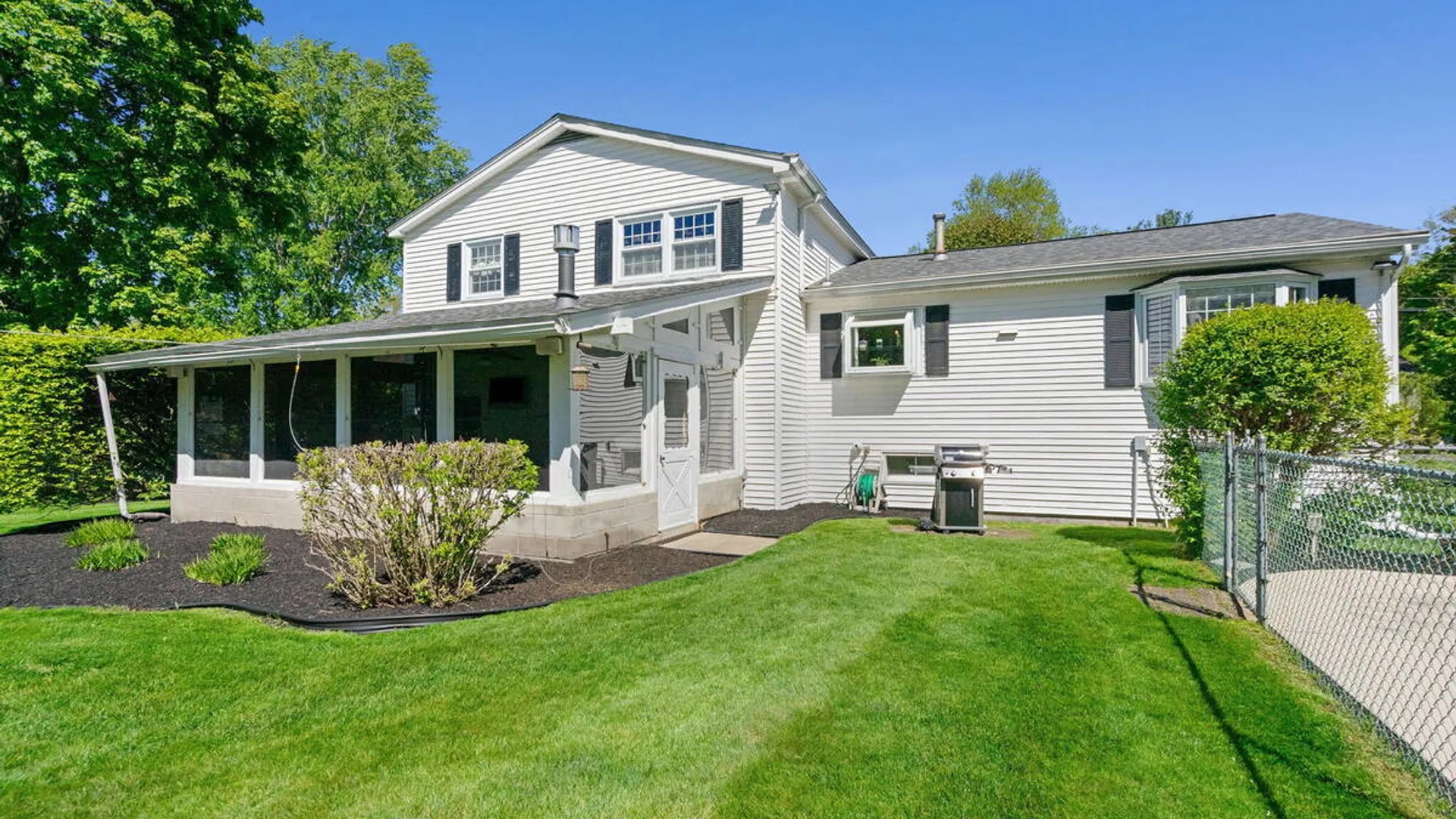 Property at 4 Country Fair Lane, Glenville, NY 12302 38