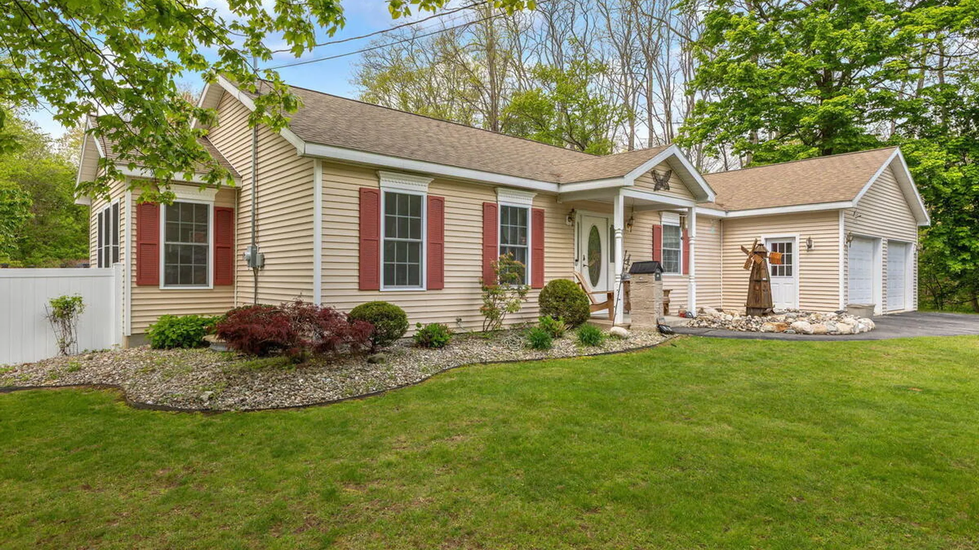 Property at 46 Esther Street, Rotterdam, NY 12303 3