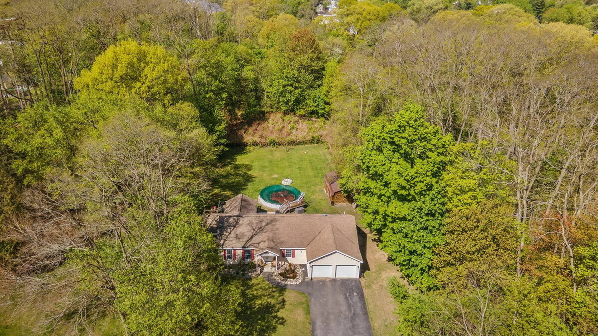 Property at 46 Esther Street, Rotterdam, NY 12303 44