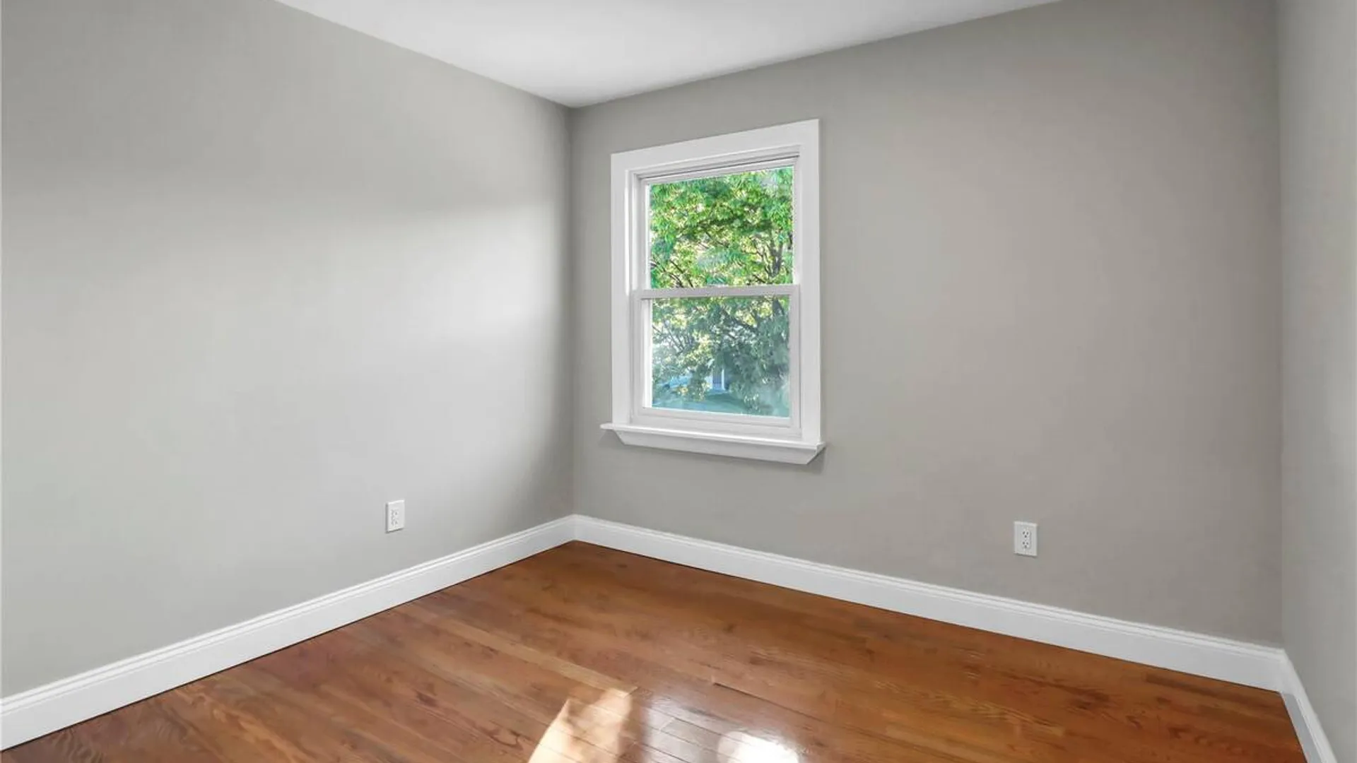 Property at 43 Friendly Lane, Jericho, NY 11753 11