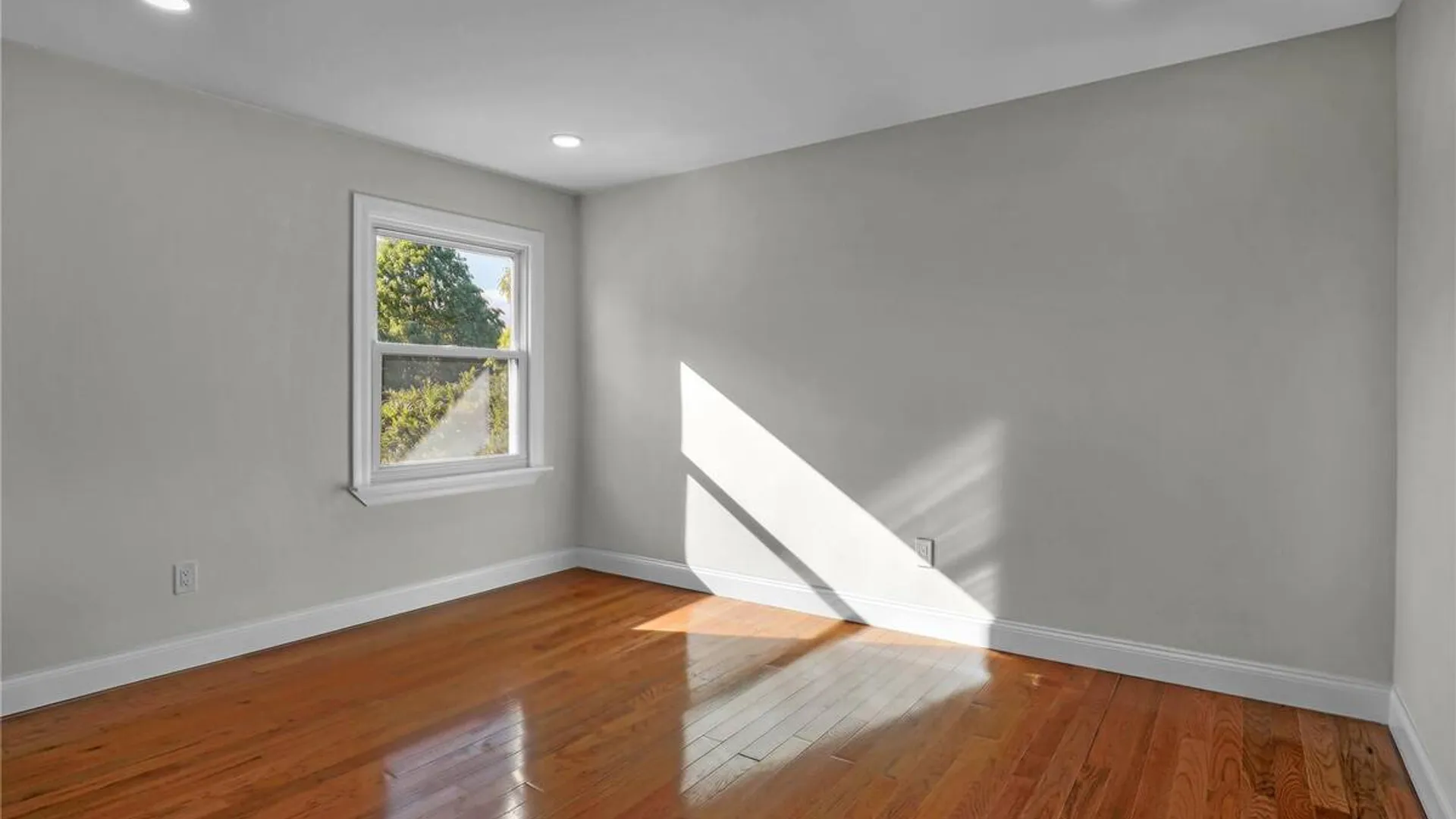Property at 43 Friendly Lane, Jericho, NY 11753 10