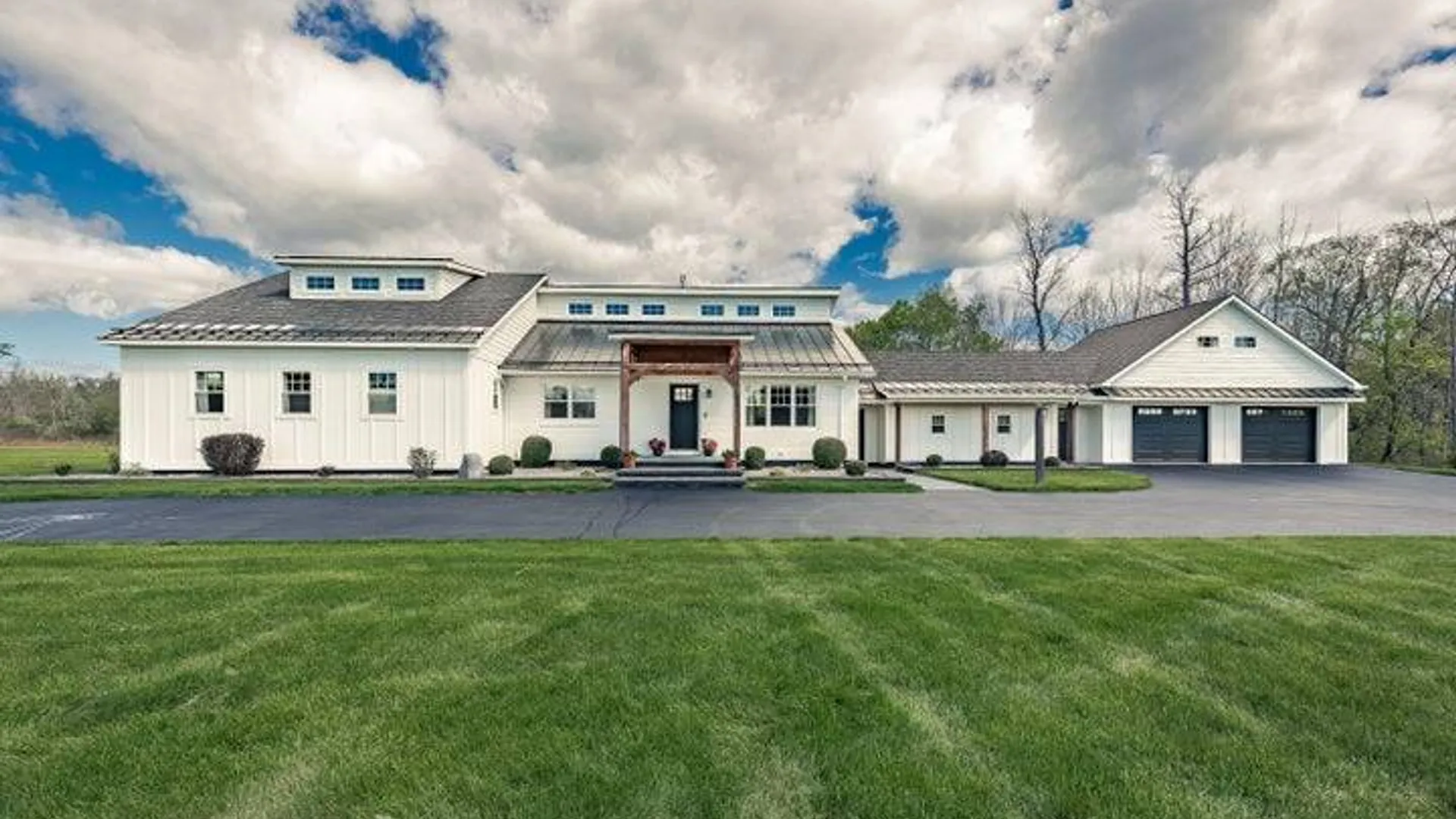 Property at 917 McDonald Dr., Amsterdam, NY 12070 6