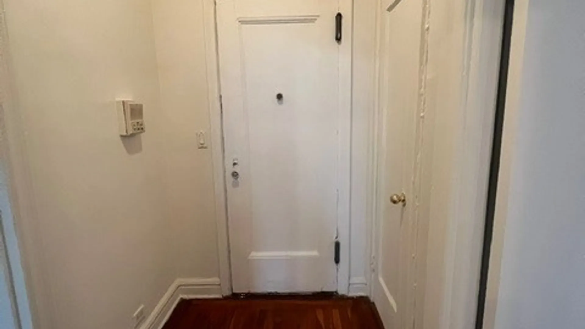 Property at 7 Sherwood Terrace, Yonkers, NY 10704 2