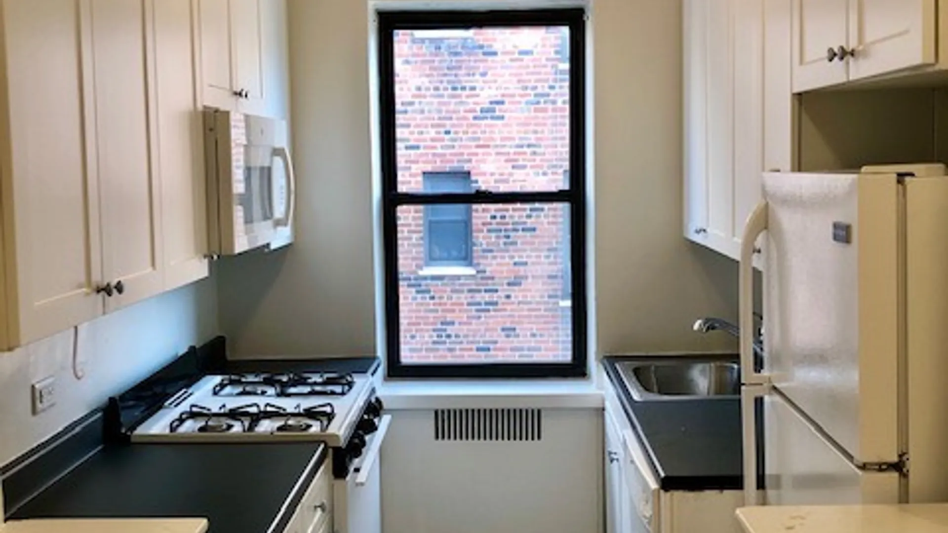 Property at 311 Main St, White Plains, NY 10601 2