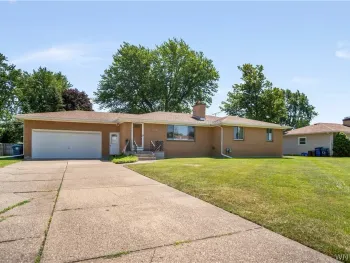 Property at 154 Bellingham Drive, Amherst, NY 14221